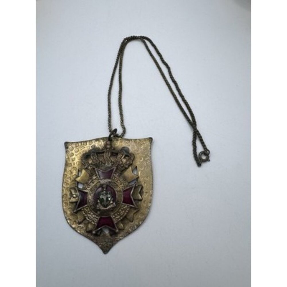 WWII Pro Aris Et Pro Focis medal Cronw Cross Red Enamel Germany Necklace